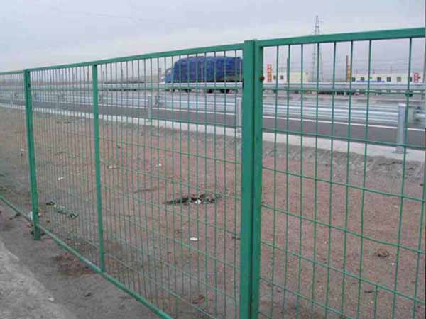 框架護(hù)欄網(wǎng) - 安平縣全昊金屬絲網(wǎng)制品有限公司圖片4